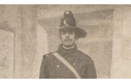 Emil Monția în uniformă militară austro-ungară. Fotografie, 11 x 7 cm. Datare, pe spate: ”Pola, 21.12.1903”. Achiziție, 1991.